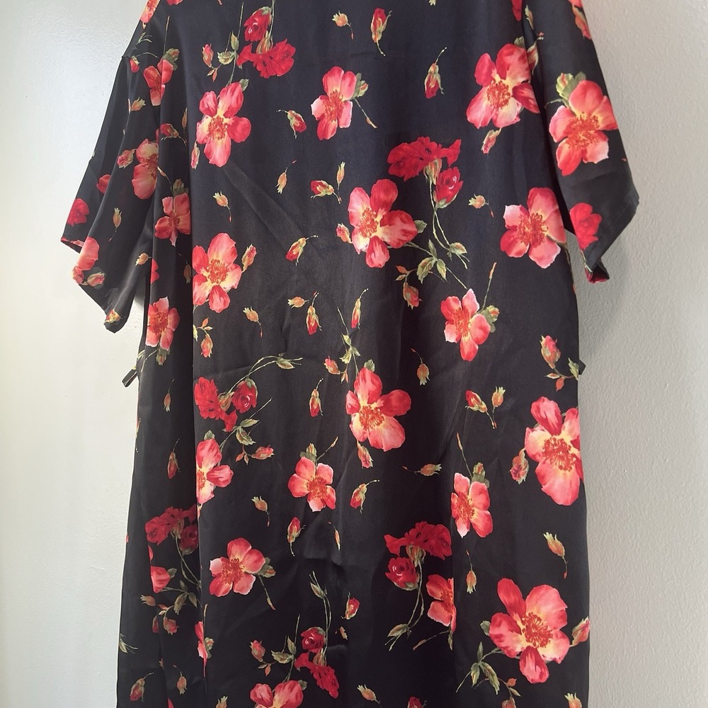 Secret‎ Treasures Satin Robe - Picture 10 of 16